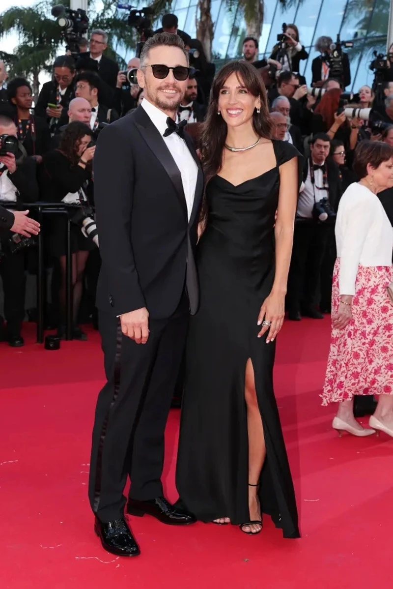 Dàn mỹ nhân lộng lẫy đến choáng ngợp ở thảm đỏ Cannes