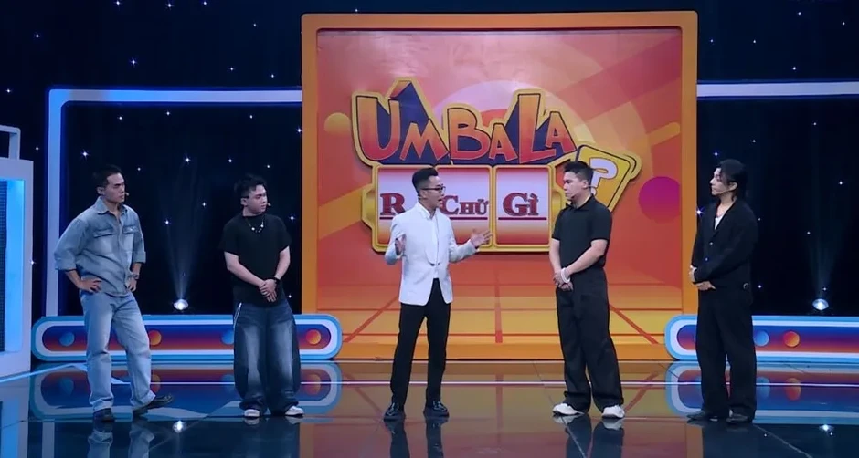 Dàn thí sinh đấu khẩu khiến MC Úm ba la ra chữ gì "cạn lời" Dàn thí sinh đấu khẩu khiến MC Úm ba la ra chữ gì "cạn lời"