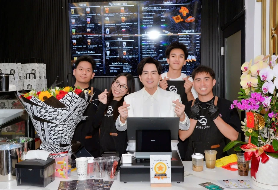 Đan Trường và vợ cũ mở quán chung, dạy con trai kinh doanh từ nhỏ