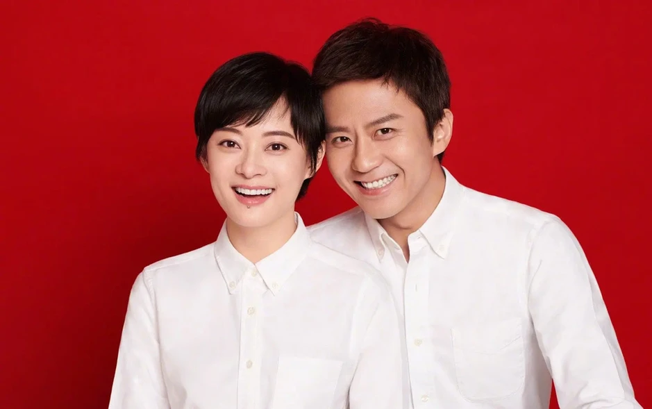 Đang nóng clip cặp đôi vàng số 1 showbiz cãi nhau to ở TTTM trước mặt 2 con, đùng đùng lên xe bỏ về không thèm nhìn mặt nhau Đang nóng clip cặp đôi vàng số 1 showbiz cãi nhau to ở TTTM trước mặt 2 con, đùng đùng lên xe bỏ về không thèm nhìn mặt nhau