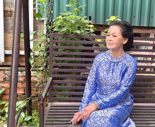Danh ca Khánh Ly: Tôi về Việt Nam nhiều người nói lắm, bảo "chắc bên kia đói quá nên về kiếm ăn" Danh ca Khánh Ly: Tôi về Việt Nam nhiều người nói lắm, bảo "chắc bên kia đói quá nên về kiếm ăn"