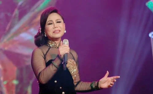 Danh ca Thanh Tuyền: Nghe tin cha mất, tôi vẫn phải ở trên sân khấu hát cười