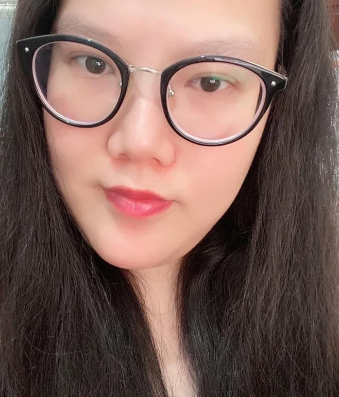 Đạo diễn Minh Nguyệt dốc sức cho triển lãm tranh của con gái - họa sĩ Moon Đạo diễn Minh Nguyệt dốc sức cho triển lãm tranh của con gái - họa sĩ Moon