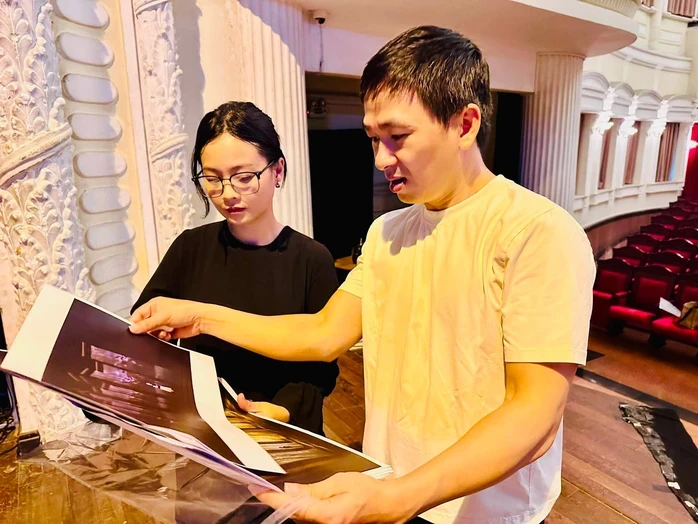 Đạo diễn Minh Nguyệt khởi công vở kịch "Áo xưa dù nhàu", có nhiều nghệ sĩ nổi tiếng Đạo diễn Minh Nguyệt khởi công vở kịch "Áo xưa dù nhàu", có nhiều nghệ sĩ nổi tiếng