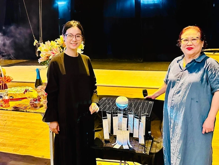 Đạo diễn Minh Nguyệt khởi công vở kịch "Áo xưa dù nhàu", có nhiều nghệ sĩ nổi tiếng Đạo diễn Minh Nguyệt khởi công vở kịch "Áo xưa dù nhàu", có nhiều nghệ sĩ nổi tiếng