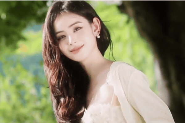 Dâu hào môn Việt có gương mặt tinh tuý giống từ Kim Tae Hee - Lưu Diệc Phi đến Cổ Lực Na Trát Dâu hào môn Việt có gương mặt tinh tuý giống từ Kim Tae Hee - Lưu Diệc Phi đến Cổ Lực Na Trát