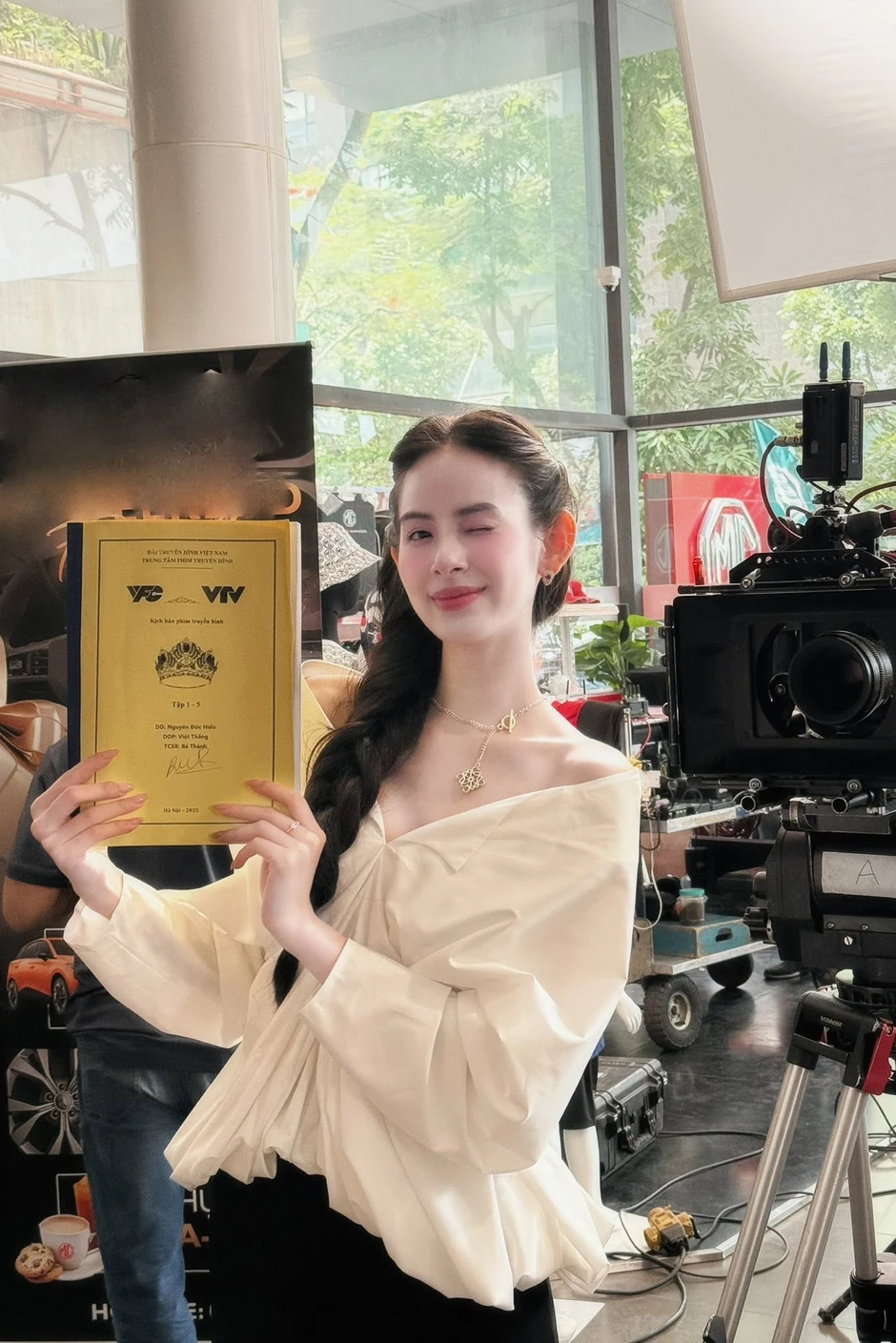 Dâu hào môn Việt có gương mặt tinh tuý giống từ Kim Tae Hee - Lưu Diệc Phi đến Cổ Lực Na Trát Dâu hào môn Việt có gương mặt tinh tuý giống từ Kim Tae Hee - Lưu Diệc Phi đến Cổ Lực Na Trát