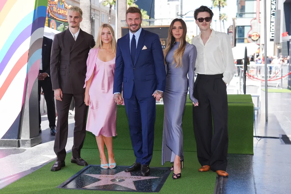 David Beckham - Từ giấc mơ sân cỏ đến ngôi sao trên Đại lộ Danh vọng David Beckham - Từ giấc mơ sân cỏ đến ngôi sao trên Đại lộ Danh vọng
