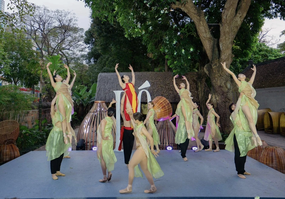 Đi tìm bản sắc cho Ballet Việt: "Kỹ thuật có thể học, nhưng tâm hồn phải tự nuôi dưỡng" Đi tìm bản sắc cho Ballet Việt: "Kỹ thuật có thể học, nhưng tâm hồn phải tự nuôi dưỡng"