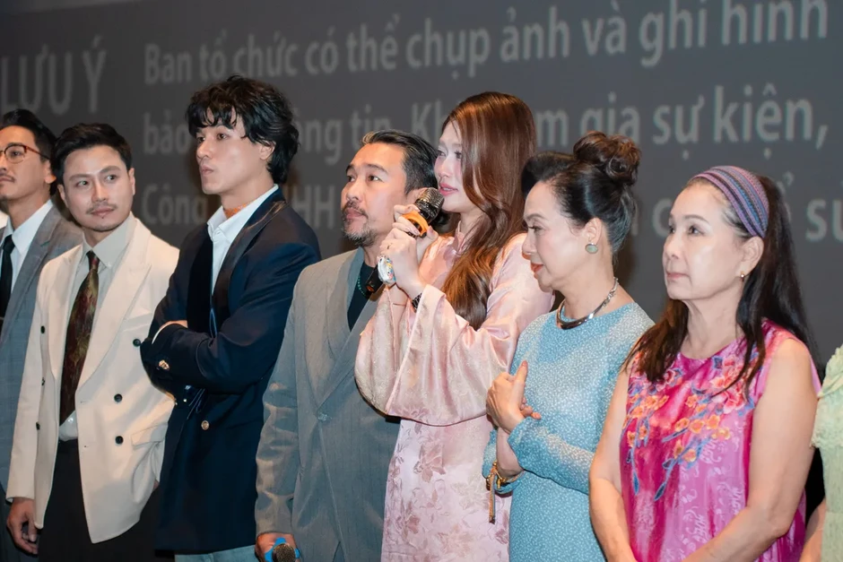 Điểm tin sao Việt: Minh Hằng, Nhật Kim Anh, Midu tái xuất điện ảnh Điểm tin sao Việt: Minh Hằng, Nhật Kim Anh, Midu tái xuất điện ảnh