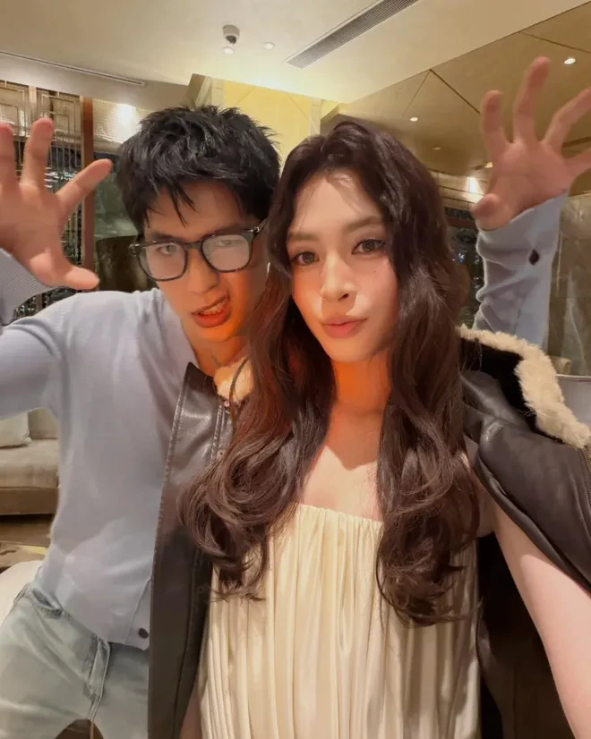 Điểm tin sao Việt: Minh Hằng, Nhật Kim Anh, Midu tái xuất điện ảnh Điểm tin sao Việt: Minh Hằng, Nhật Kim Anh, Midu tái xuất điện ảnh