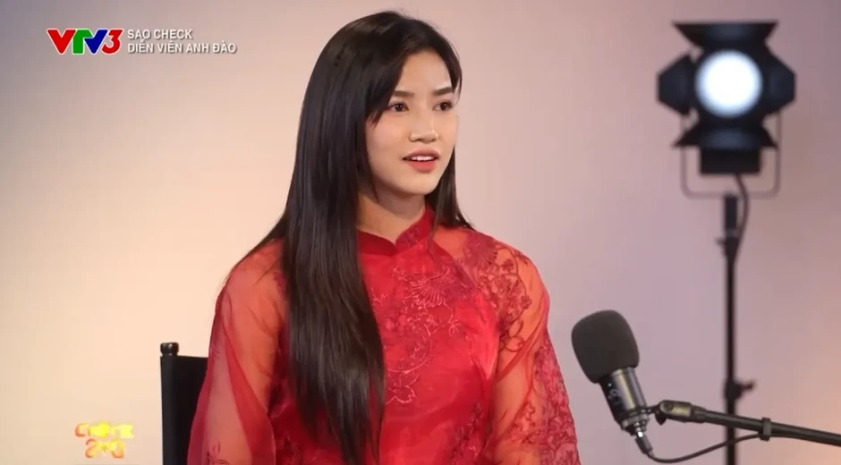 Diễn viên Anh Đào: "Vai Linh trong Không giới hạn nghèo đến mức không có nhà, nhưng là vai diễn màu sắc nhất sự nghiệp" Diễn viên Anh Đào: "Vai Linh trong Không giới hạn nghèo đến mức không có nhà, nhưng là vai diễn màu sắc nhất sự nghiệp"