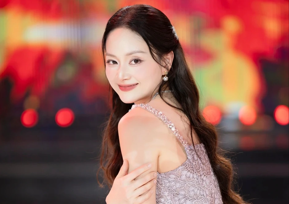 Diễn viên Lan Phương chia sẻ gây chú ý sau khi thắng kiện ly hôn chồng Tây Diễn viên Lan Phương chia sẻ gây chú ý sau khi thắng kiện ly hôn chồng Tây
