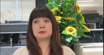 Diễn viên Lệ Hằng nói về sai lầm: "Mình cắt quan hệ với gia đình rồi quan hệ với dân xã hội"