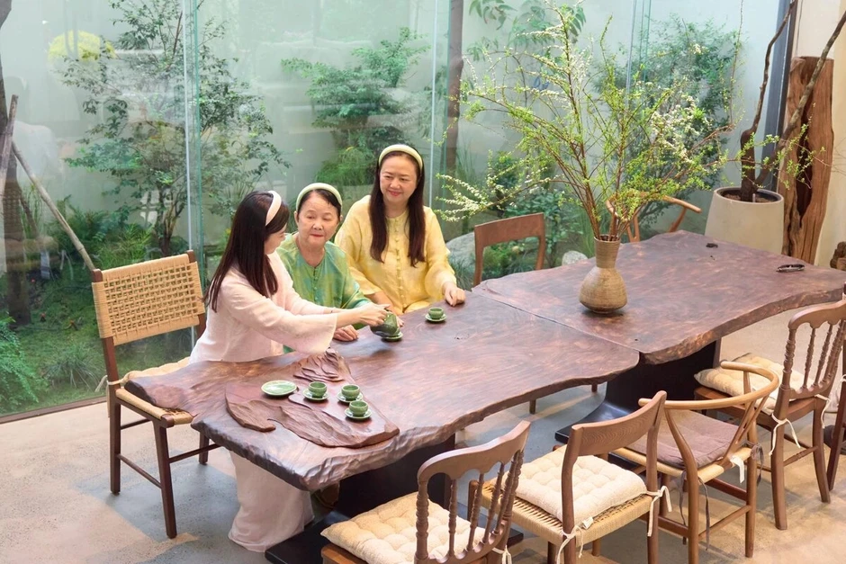 Diễn viên SN 1989 tốt nghiệp Á khoa Thạc sĩ: 35 tuổi cưới thiếu gia tập đoàn nhựa, sống chill trong căn biệt thự ven sông Diễn viên SN 1989 tốt nghiệp Á khoa Thạc sĩ: 35 tuổi cưới thiếu gia tập đoàn nhựa, sống chill trong căn biệt thự ven sông