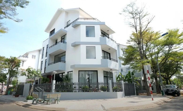 Diễn viên SN 1990 được đặc cách tốt nghiệp đại học: Giờ là sao hạng A showbiz, U40 vẫn độc trong biệt thự Sài thành Diễn viên SN 1990 được đặc cách tốt nghiệp đại học: Giờ là sao hạng A showbiz, U40 vẫn độc trong biệt thự Sài thành
