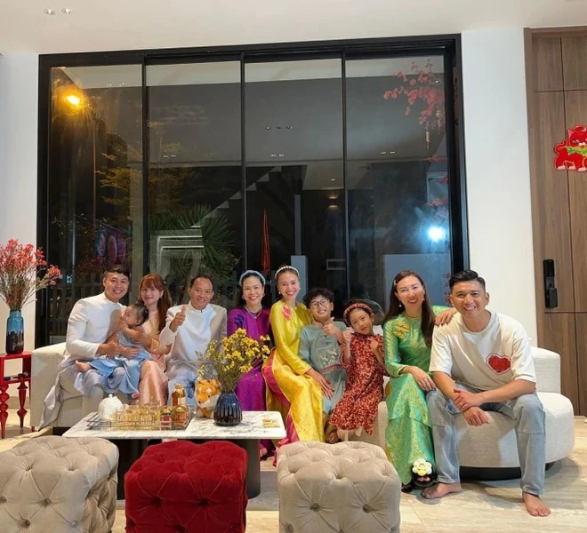 Diễn viên SN 1990 được đặc cách tốt nghiệp đại học: Giờ là sao hạng A showbiz, U40 vẫn độc trong biệt thự Sài thành Diễn viên SN 1990 được đặc cách tốt nghiệp đại học: Giờ là sao hạng A showbiz, U40 vẫn độc trong biệt thự Sài thành