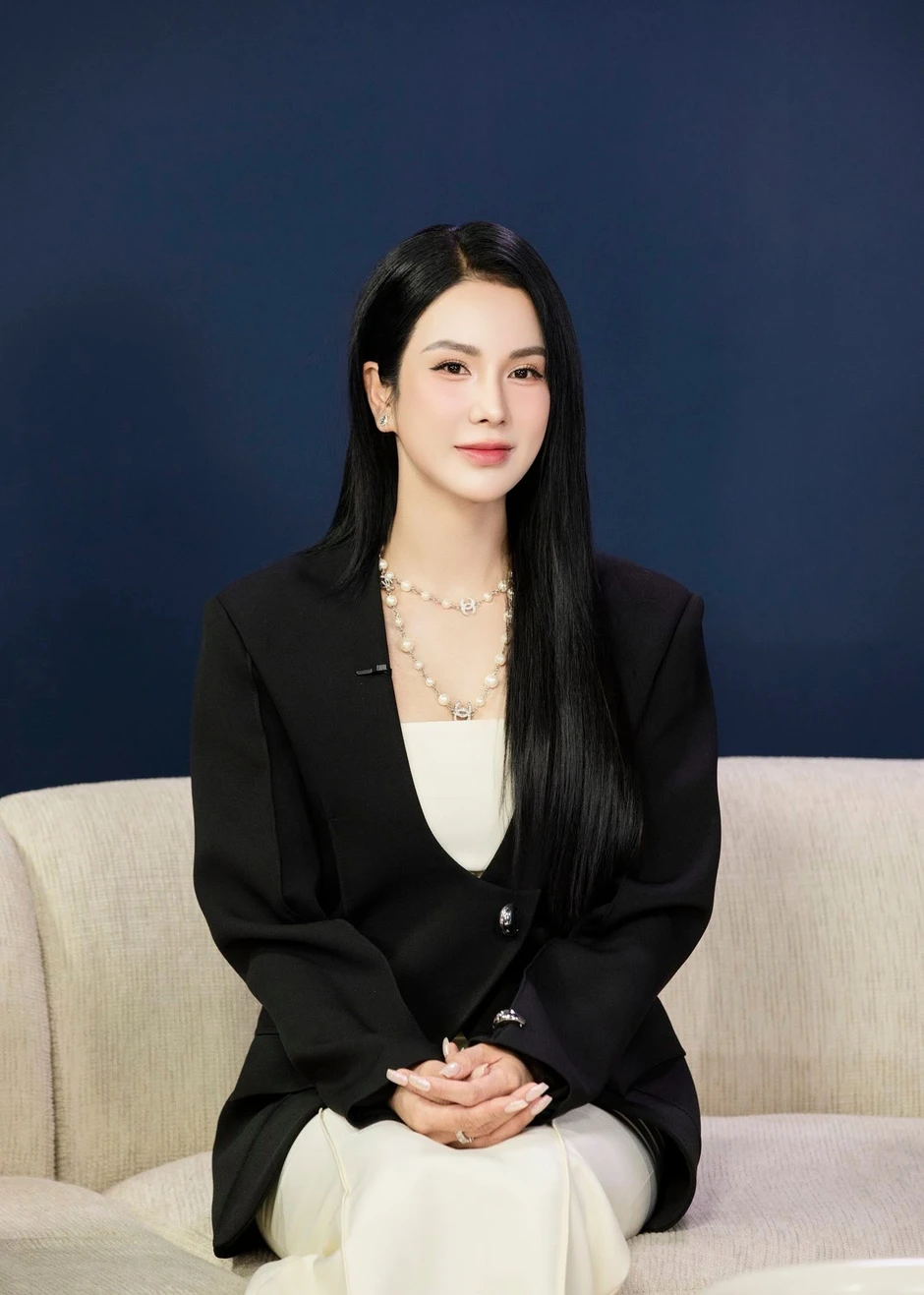 Diệp Lâm Anh - Vũ Thuý Quỳnh: Cuộc đối đầu của người lớn, những tổn thương của con trẻ Diệp Lâm Anh - Vũ Thuý Quỳnh: Cuộc đối đầu của người lớn, những tổn thương của con trẻ