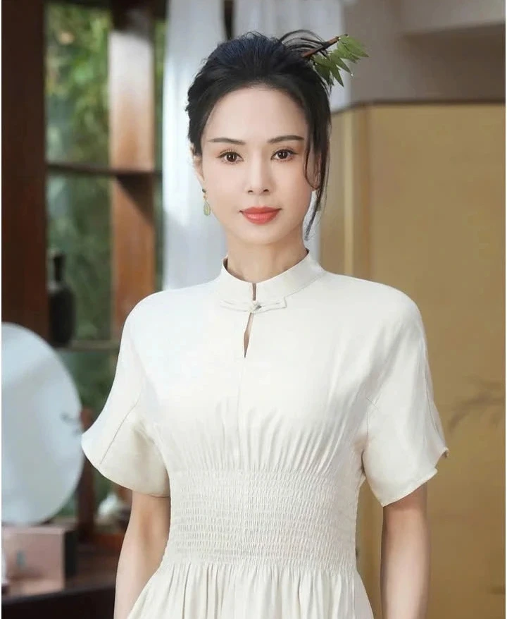 Điều gì khiến 'Tiểu Long Nữ' Lý Nhược Đồng bất ngờ lên tiếng xin lỗi?