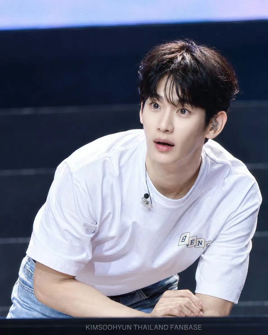 Dispatch lật ngược scandal Kim Soo Hyun hẹn hò trẻ vị thành niên: Tin nhắn "Muốn ôm em ngủ" là của nghệ sĩ A. gửi Kim Sae Ron Dispatch lật ngược scandal Kim Soo Hyun hẹn hò trẻ vị thành niên: Tin nhắn "Muốn ôm em ngủ" là của nghệ sĩ A. gửi Kim Sae Ron