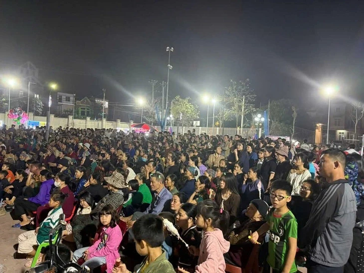 Đoàn nghệ thuật cải lương Vàm Cỏ ra Bắc, đêm nào cũng kín rạp, kín sân Đoàn nghệ thuật cải lương Vàm Cỏ ra Bắc, đêm nào cũng kín rạp, kín sân