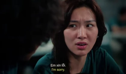 Đời thật nữ nạn nhân mặc áo số 371 trong Trại Buôn Người Đời thật nữ nạn nhân mặc áo số 371 trong Trại Buôn Người