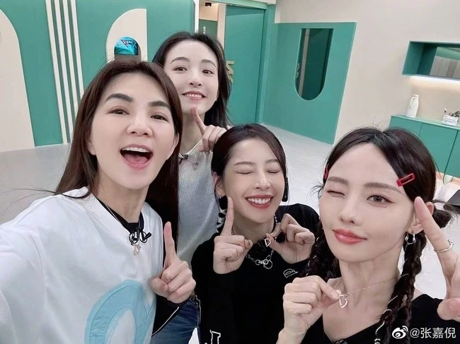 Đối thủ của Chi Pu "lên hương" vùn vụt sau khi ly hôn chồng thiếu gia lộ clip cặp kè với nữ sinh 2K1 Đối thủ của Chi Pu "lên hương" vùn vụt sau khi ly hôn chồng thiếu gia lộ clip cặp kè với nữ sinh 2K1