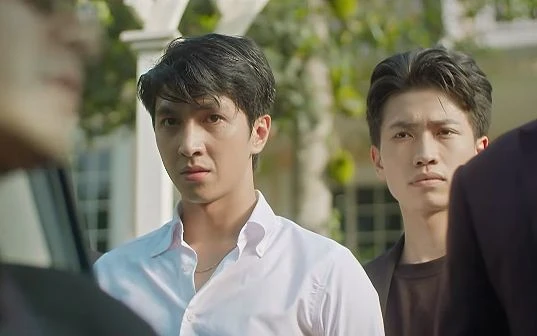 Đồng hồ đếm ngược - Tập 14: Chiến bị ép xem livestream Minh Anh với người đàn ông khác Đồng hồ đếm ngược - Tập 14: Chiến bị ép xem livestream Minh Anh với người đàn ông khác