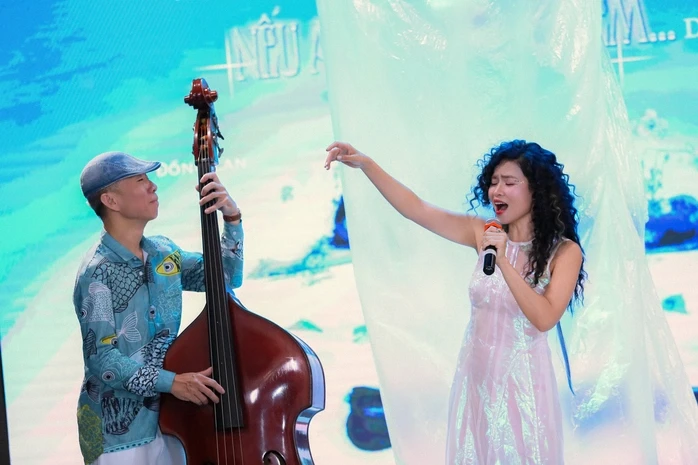 Đồng Lan trở lại showbiz Việt