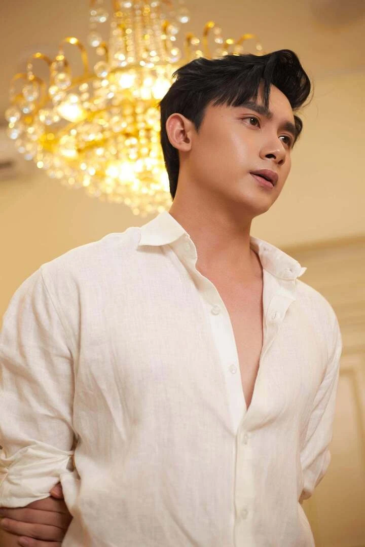 Động thái lúc nửa đêm của Diệp Lâm Anh Động thái lúc nửa đêm của Diệp Lâm Anh