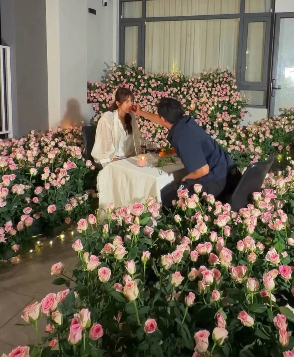 Động thái lúc nửa đêm của Diệp Lâm Anh Động thái lúc nửa đêm của Diệp Lâm Anh