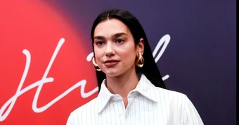 Dua Lipa kiện Samsung vì sử dụng hình ảnh trái phép