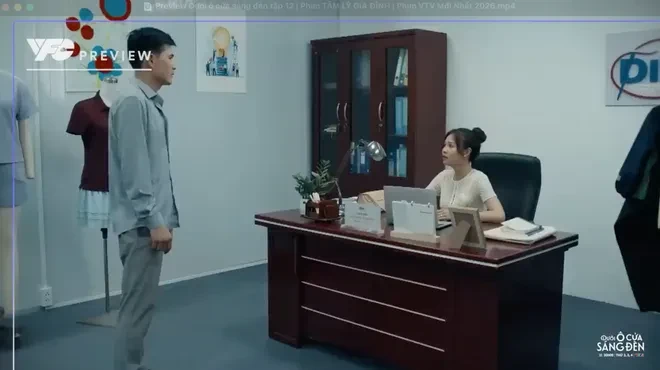Dưới ô cửa sáng đèn - Tập 12: Diệu liều mạng vay lãi chợ đen, Dương liên tục xin lỗi vợ sau lần ngoại tình Dưới ô cửa sáng đèn - Tập 12: Diệu liều mạng vay lãi chợ đen, Dương liên tục xin lỗi vợ sau lần ngoại tình