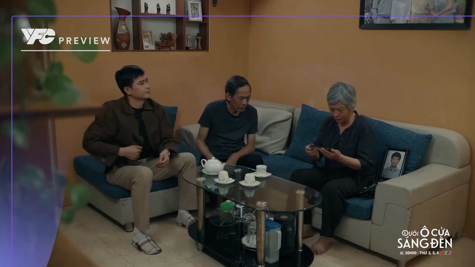 Dưới ô cửa sáng đèn - Tập 13: Diệu buồn vì chồng Dưới ô cửa sáng đèn - Tập 13: Diệu buồn vì chồng