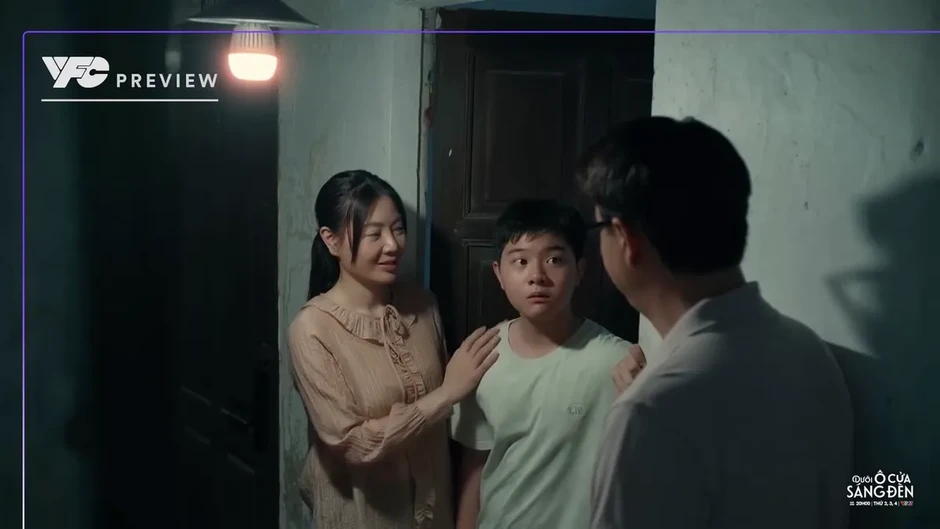 Dưới ô cửa sáng đèn - Tập 14: Sinh tìm ra kẻ giấu mặt hại công ty Dưới ô cửa sáng đèn - Tập 14: Sinh tìm ra kẻ giấu mặt hại công ty