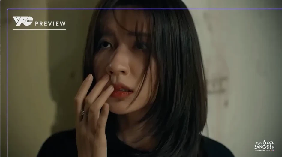 Dưới ô cửa sáng đèn - Tập 18: Dương không đồng ý ký đơn ly hôn, Diệu vẫn kiên quyết chia tay Dưới ô cửa sáng đèn - Tập 18: Dương không đồng ý ký đơn ly hôn, Diệu vẫn kiên quyết chia tay
