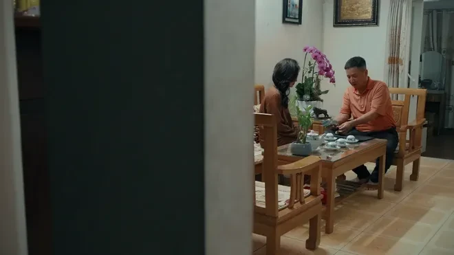 Dưới ô cửa sáng đèn - Tập 20: Bố vợ cay đắng nghe con rể nói lý do ly hôn Dưới ô cửa sáng đèn - Tập 20: Bố vợ cay đắng nghe con rể nói lý do ly hôn