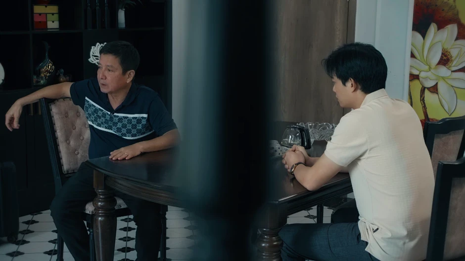 Dưới ô cửa sáng đèn - Tập 20: Bố vợ cay đắng nghe con rể nói lý do ly hôn Dưới ô cửa sáng đèn - Tập 20: Bố vợ cay đắng nghe con rể nói lý do ly hôn