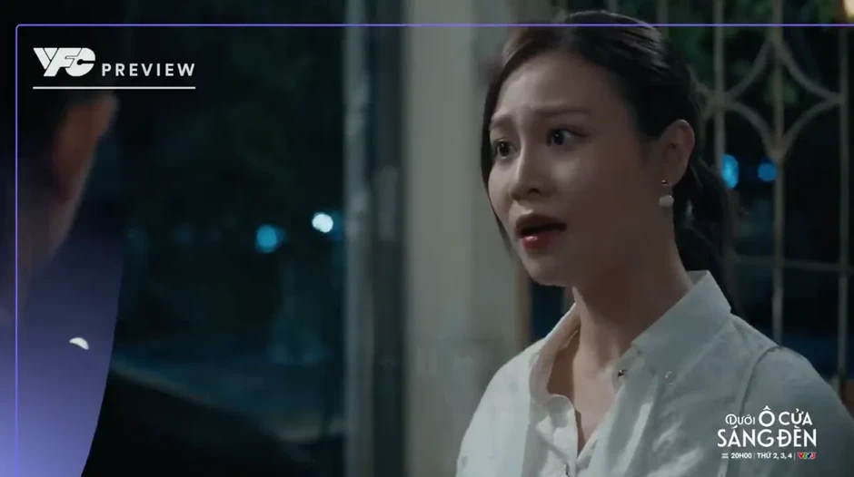 Dưới ô cửa sáng đèn - Tập 27: Sơn liên tục thả thính Diệu, Sinh bỏ ghế giám đốc đi làm bảo vệ Dưới ô cửa sáng đèn - Tập 27: Sơn liên tục thả thính Diệu, Sinh bỏ ghế giám đốc đi làm bảo vệ