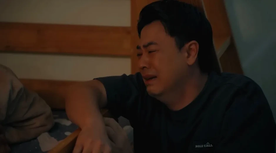Dưới ô cửa sáng đèn - Tập 31: Mẹ Tài ra đi đột ngột, gửi gắm con trai cho chị Nguyệt Dưới ô cửa sáng đèn - Tập 31: Mẹ Tài ra đi đột ngột, gửi gắm con trai cho chị Nguyệt