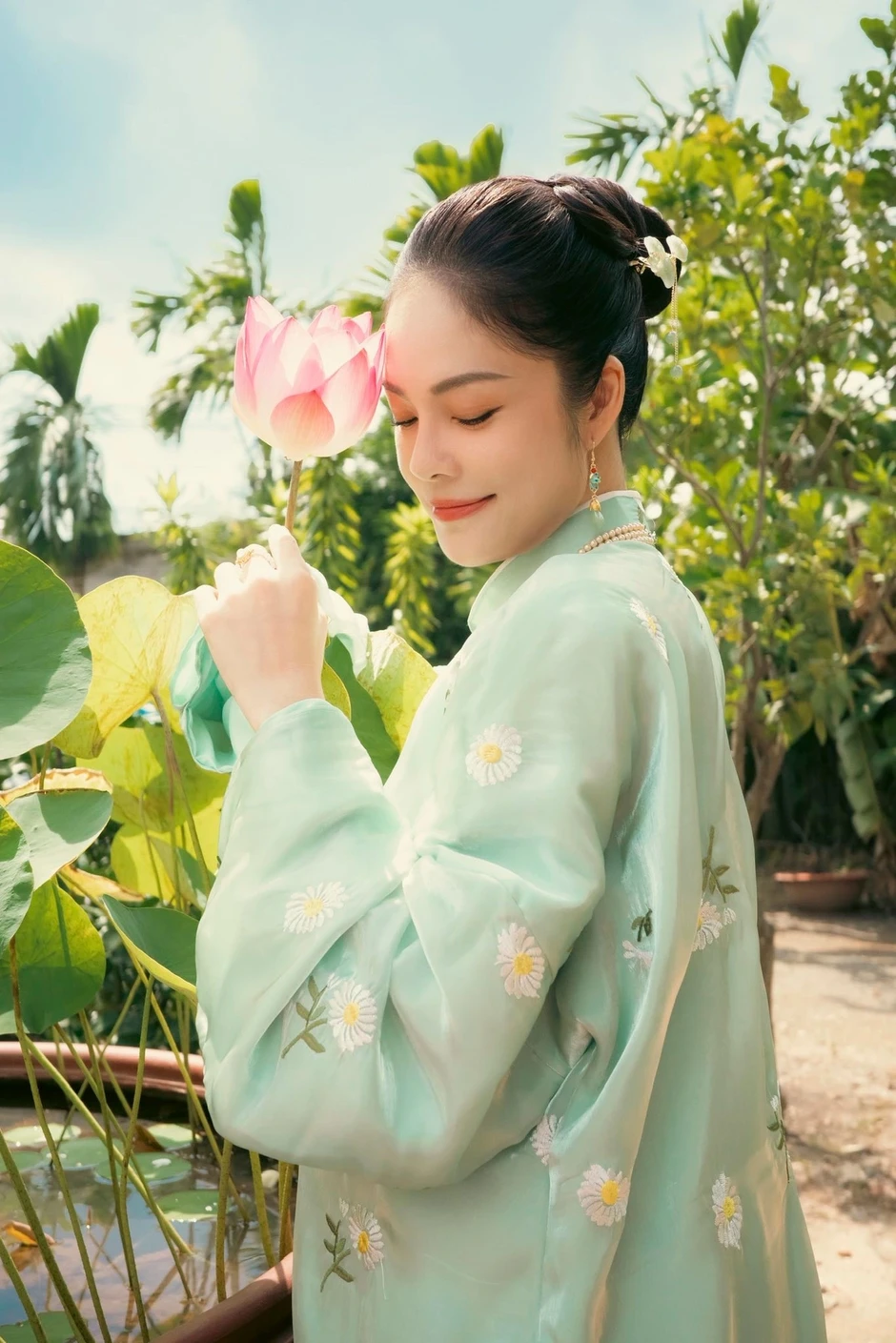 Dương Cẩm Lynh trải lòng về gia đình sau sóng gió Dương Cẩm Lynh trải lòng về gia đình sau sóng gió