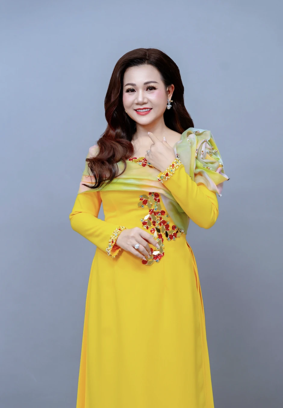 Dương Hồng Loan nói về ca khúc định mệnh và 'góc khuất' sau ánh đèn sân khấu Dương Hồng Loan nói về ca khúc định mệnh và 'góc khuất' sau ánh đèn sân khấu