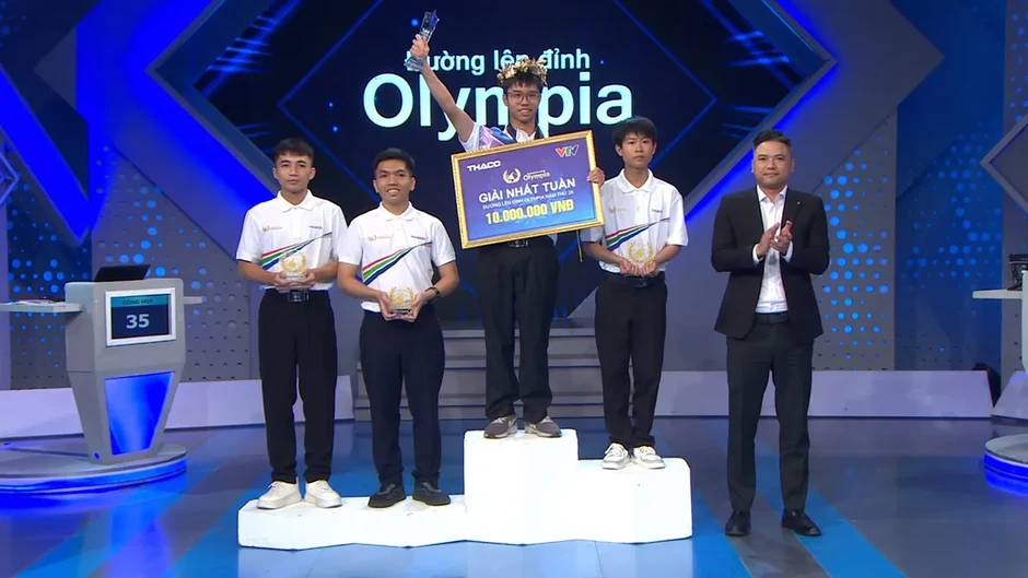 Đường lên đỉnh Olympia: Nam sinh Hà Nội bứt phá cán mốc 300 điểm