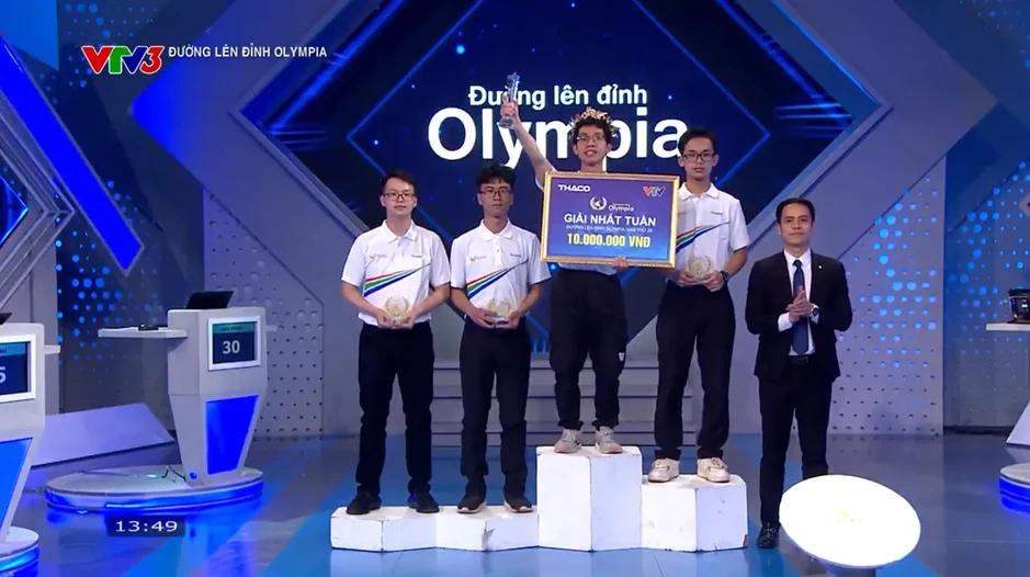 Đường lên đỉnh Olympia: Nam sinh Sơn La xuất sắc giữ chuỗi đứng đầu đoàn leo núi Đường lên đỉnh Olympia: Nam sinh Sơn La xuất sắc giữ chuỗi đứng đầu đoàn leo núi