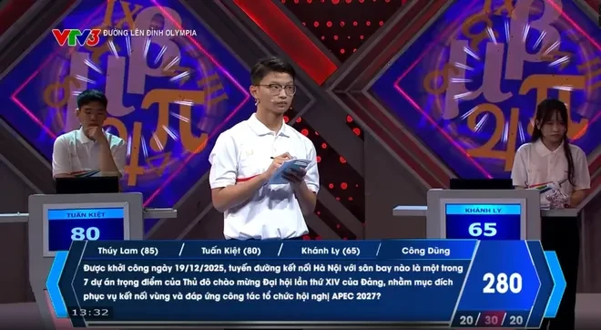 Đường lên đỉnh Olympia: Phong độ áp đảo, nam sinh Hà Tĩnh băng băng về đích Đường lên đỉnh Olympia: Phong độ áp đảo, nam sinh Hà Tĩnh băng băng về đích