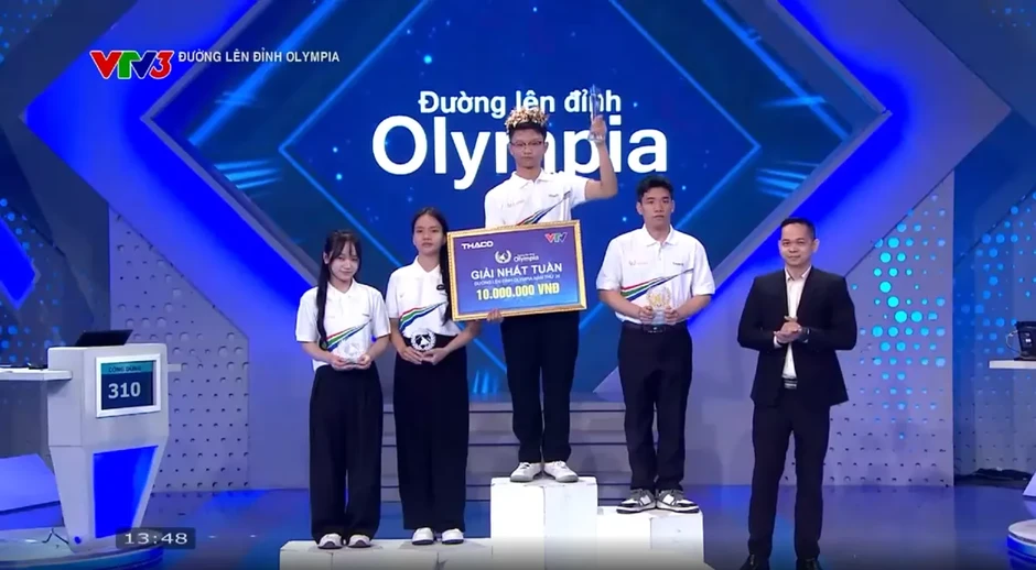 Đường lên đỉnh Olympia: Phong độ áp đảo, nam sinh Hà Tĩnh băng băng về đích Đường lên đỉnh Olympia: Phong độ áp đảo, nam sinh Hà Tĩnh băng băng về đích