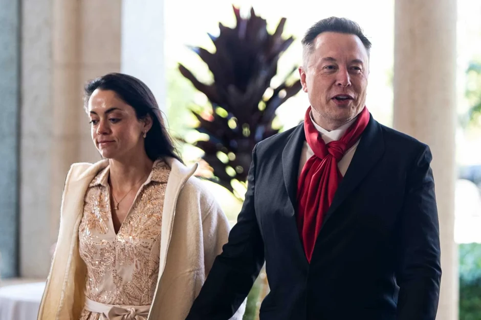 Elon Musk chia tay bạn gái Elon Musk chia tay bạn gái