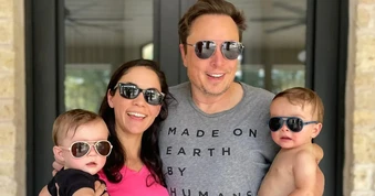 Elon Musk chia tay bạn gái