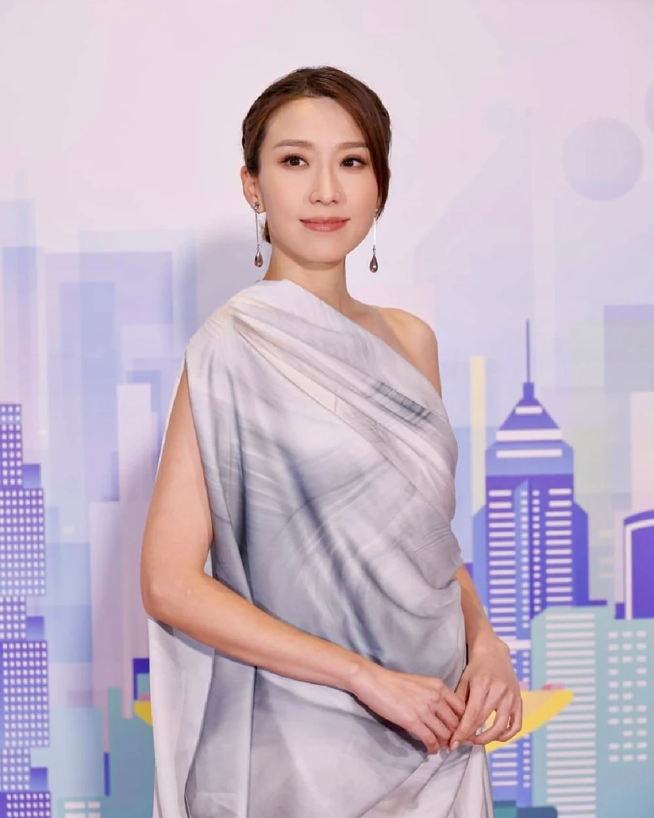 Gái ế showbiz tốt nghiệp RMIT, sống trong căn hộ 3 phòng ngủ giá 30 tỷ, bị bạn trai giám đốc lừa làm tiểu tam Gái ế showbiz tốt nghiệp RMIT, sống trong căn hộ 3 phòng ngủ giá 30 tỷ, bị bạn trai giám đốc lừa làm tiểu tam