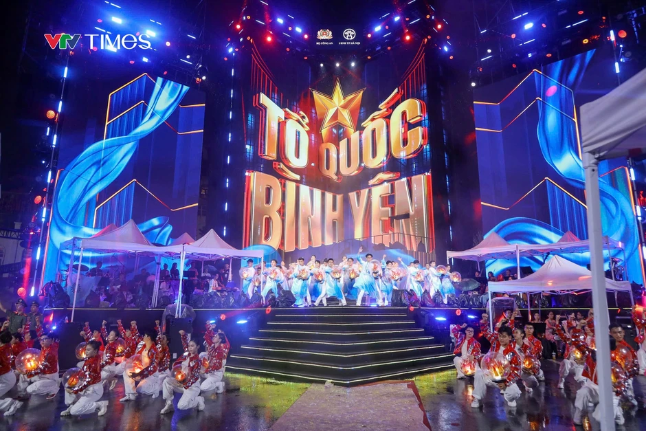 Gala Tổ quốc bình yên - Tái hiện hành trình 80 năm vẻ vang của lực lượng An ninh nhân dân Gala Tổ quốc bình yên - Tái hiện hành trình 80 năm vẻ vang của lực lượng An ninh nhân dân